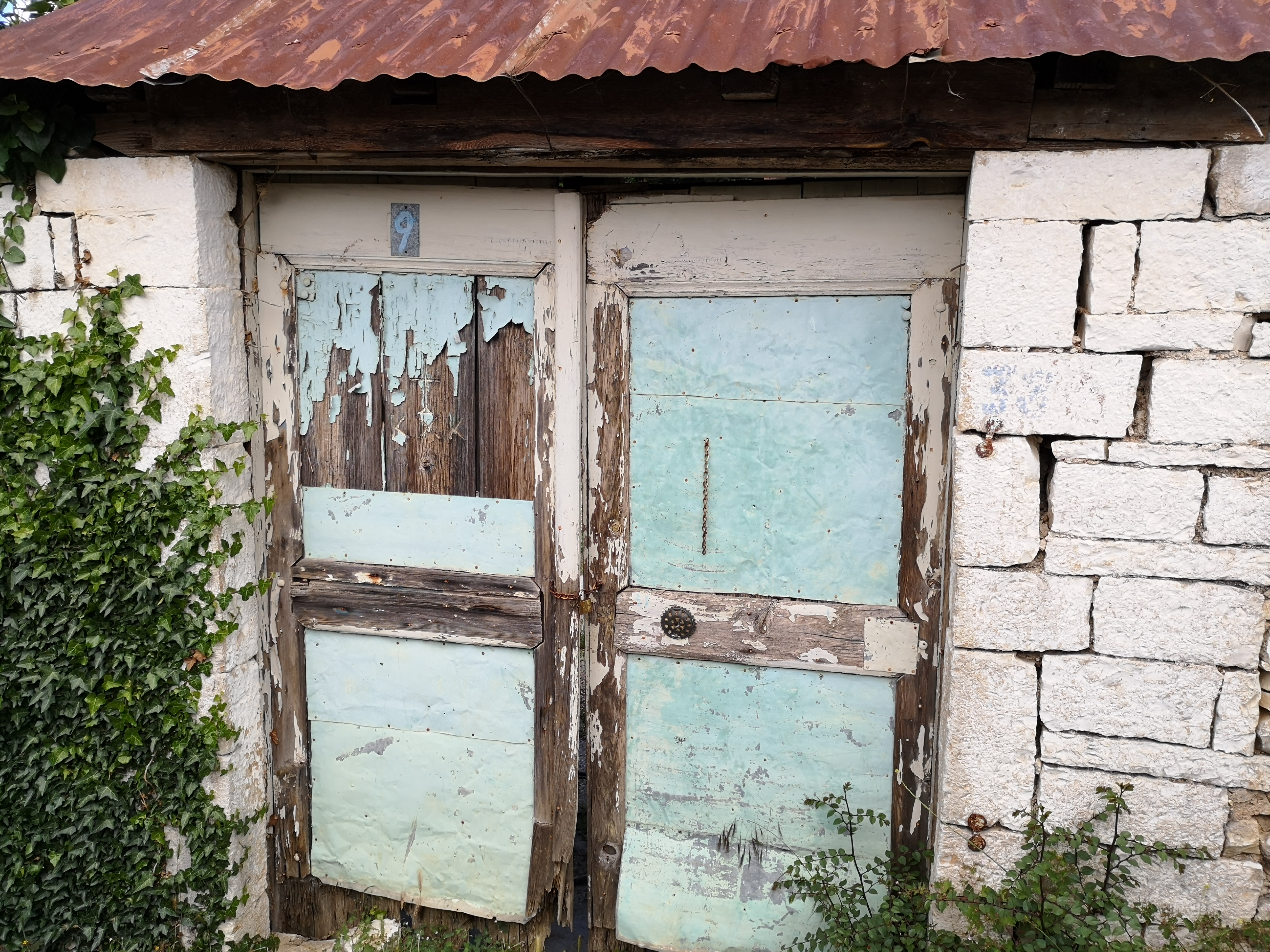 Πηγές Βελλά – Κήποι – Βίκος